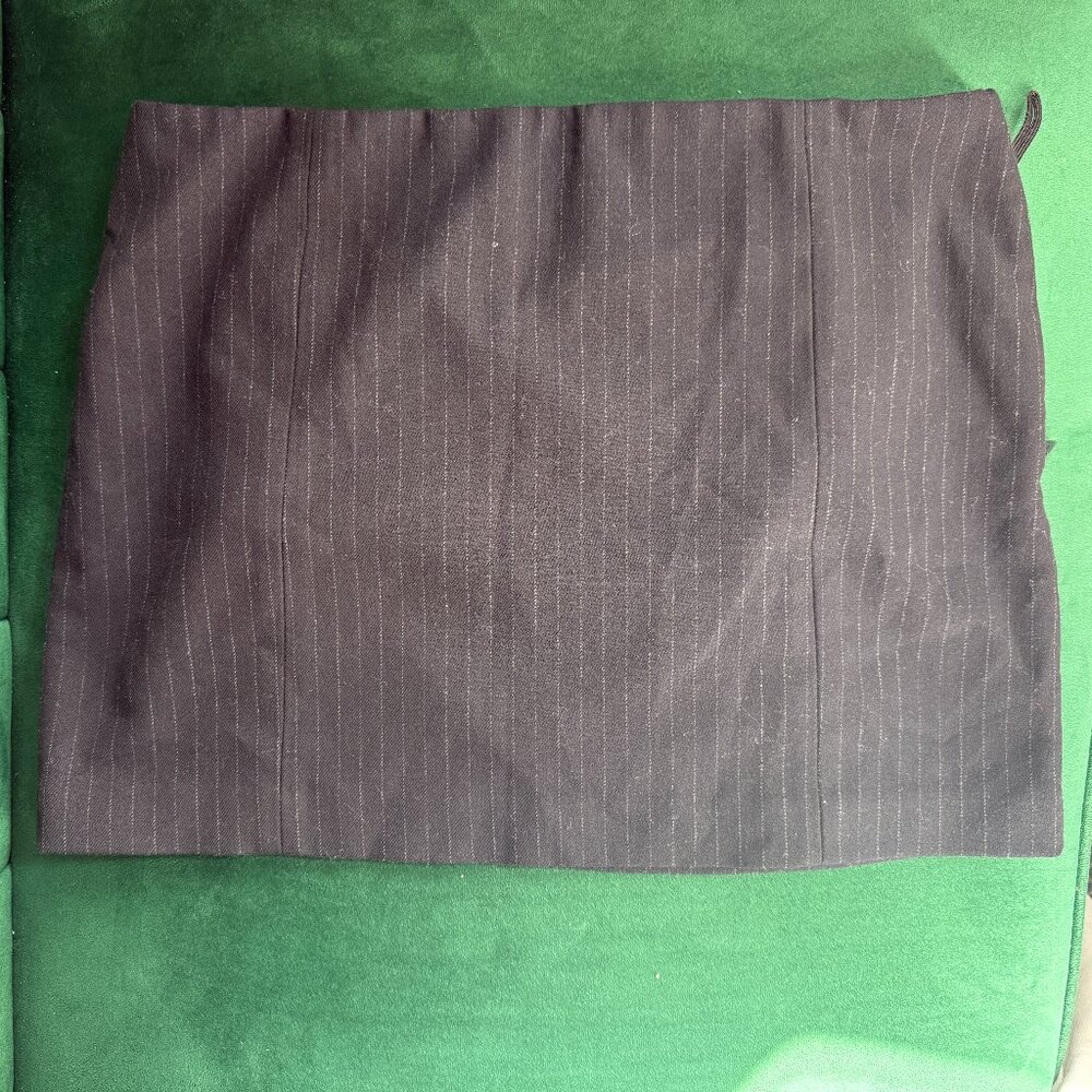 Wilfred Aritzia Pinstripe Mini Skirt – Size 8